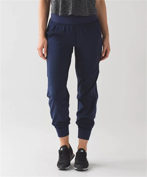 Warm up, cool down, or lounge around in these cozy, sweat-wicking pants. . Lululemon joggers womens